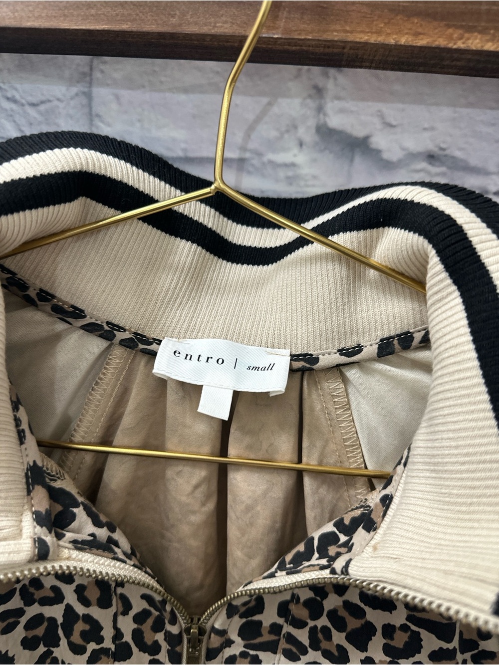entro Leopard Print Short Sleeve Polo in Beige and Black - Picture 3 of 4